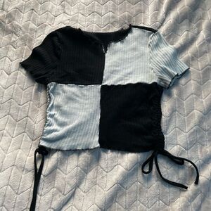 Cute cropped black and white shirt